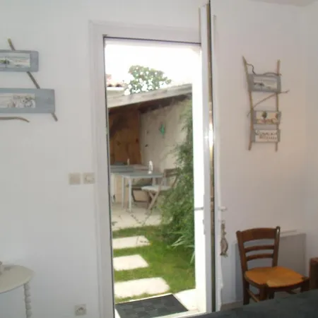 فندق مبيت وإفطار Les Bois Flottes En Re 3*