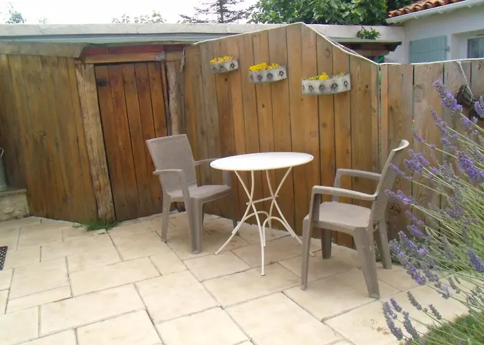 Les Bois Flottes En Re Bed and breakfast 3*